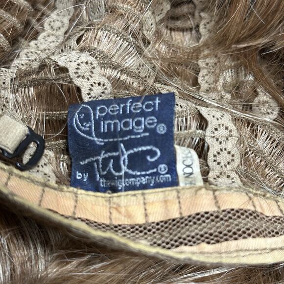 The Wig Company Perfect Image Wig Short Layered Size Average CLEAN 21" - 22" - Picture 5 of 8